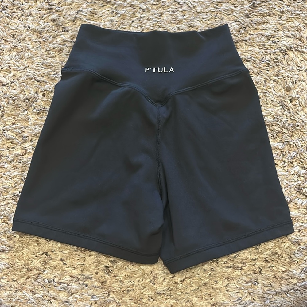 P’tula Sierra shorts 4”. Black. Only washed and tried on, never worn out.